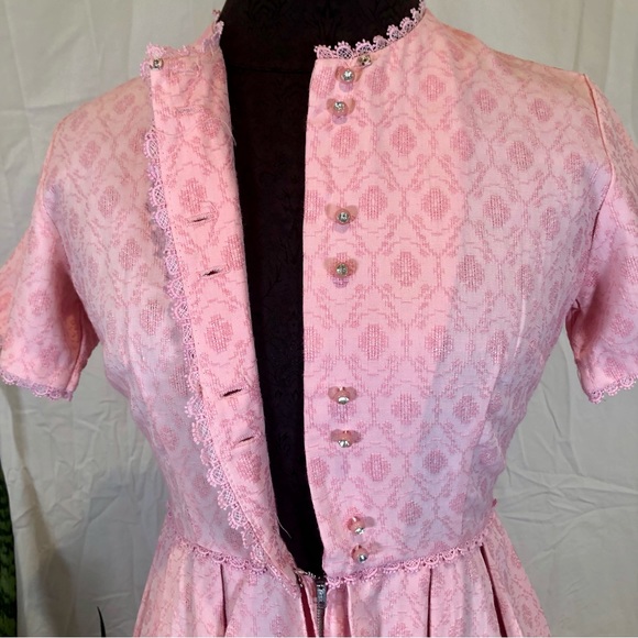 Vintage 1960s-70s Woven Cotton Jacquard Lace Trimmed Pastel Pink Dress - Picture 4 of 13